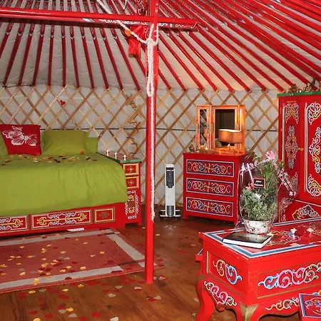 Luxury tent Les Yourtes Bourcominoises *