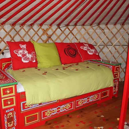 Luxury tent Les Yourtes Bourcominoises