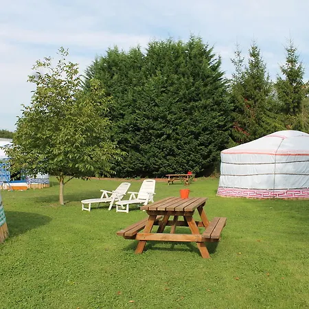 Luxury tent Les Yourtes Bourcominoises Bourg-et-Comin