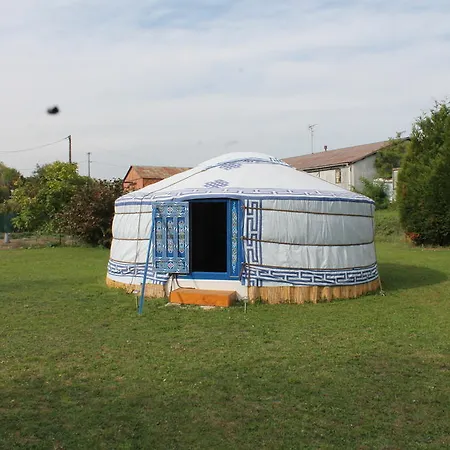 Luxury tent Les Yourtes Bourcominoises *