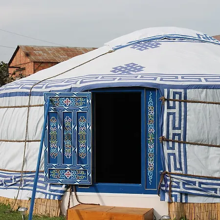 Luxury tent Les Yourtes Bourcominoises Bourg-et-Comin
