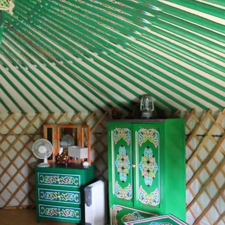 Luxury tent Les Yourtes Bourcominoises *