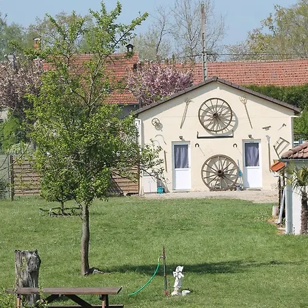 Luxury tent Les Yourtes Bourcominoises Bourg-et-Comin