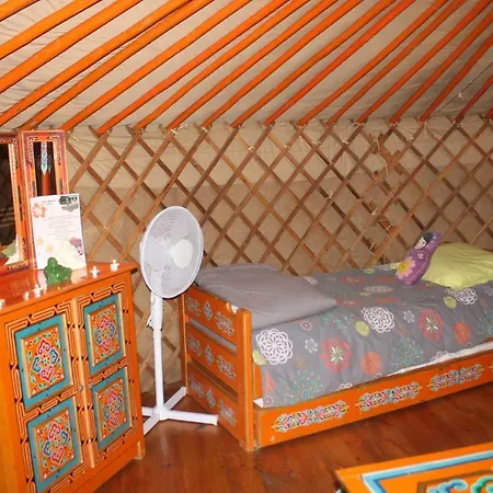 Les Yourtes Bourcominoises Luxury tent *